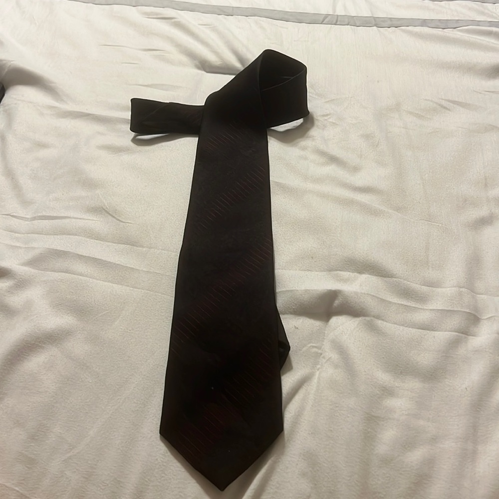 Kenneth Cole deep purple/black 100% silk tie